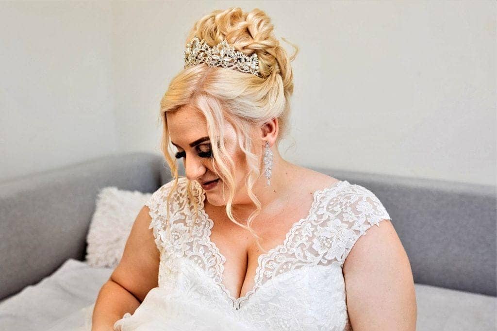 JAK DOBRAĆ FRYZURĘ DLA PANNY MŁODEJ PLUS SIZE?