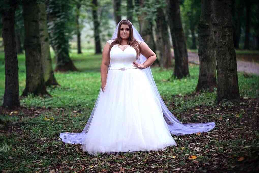 DO JAKIEJ SUKNI PLUS SIZE PASUJE WELON, A DO JAKIEJ STROIK?
