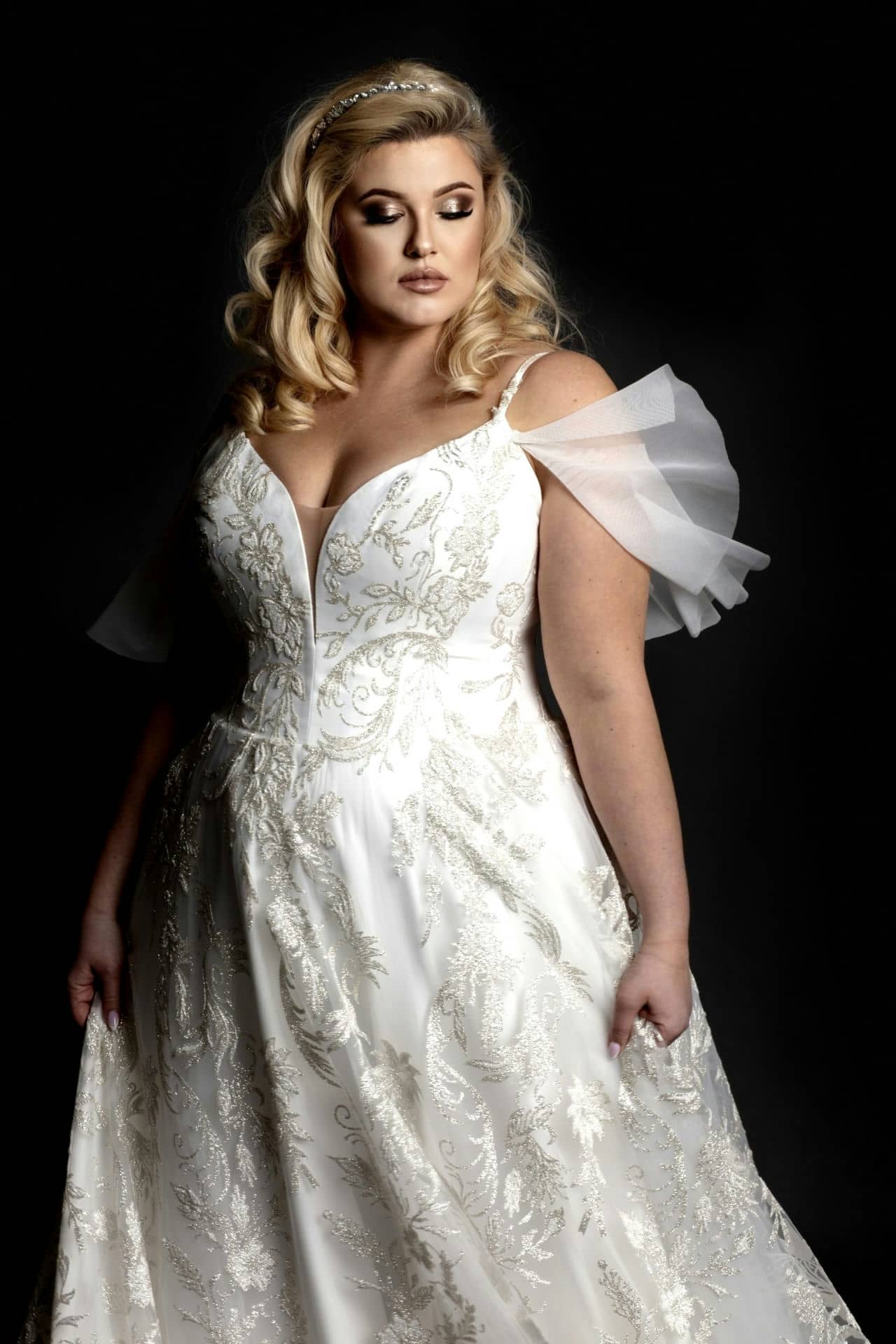 Model-Charlotte-gorset-RFA-suknia-slubna-plus-size-3006_V2-scaled