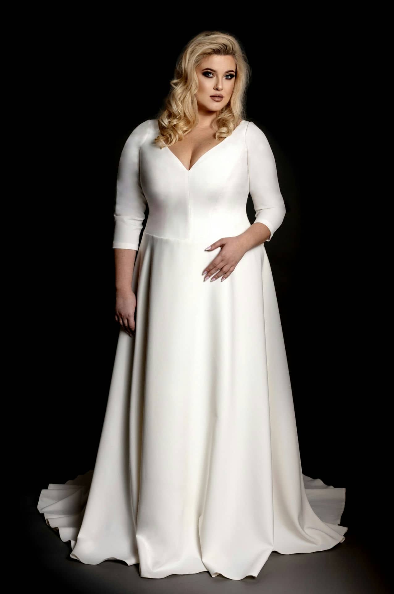 Model Clarence Gorset R Suknia Slubna Plus Size 3006 V1 Scaled 1