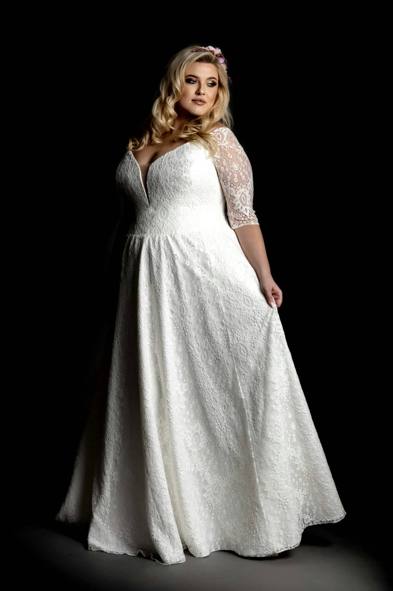 Model Rita Gorset R Suknia Slubna Plus Size 3006 V2 Scaled 1