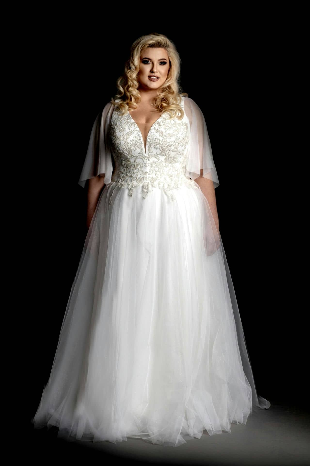 Model Victoria Fluffy Gorset RFL Suknia Slubna Plus Size 3006 Scaled 1